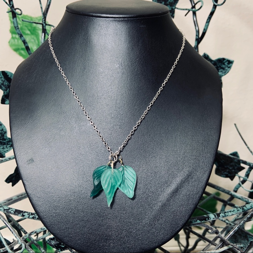 Fairy Green Leaves Necklace New